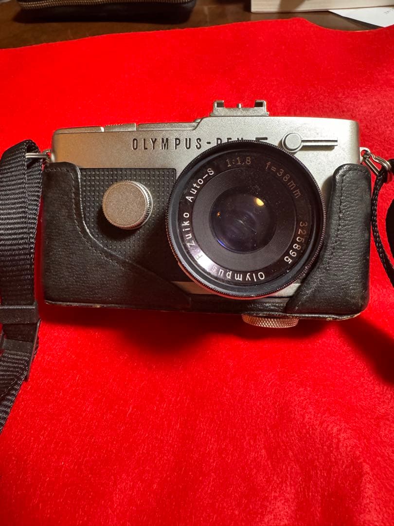 OLYMPUS PEN F + F.Zuiko 38mm F1.8 ケース付