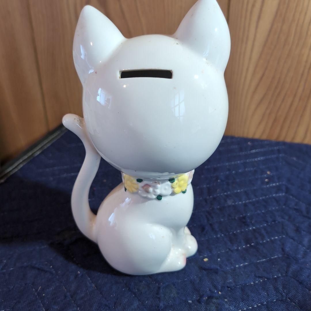 内藤ルネ　白い猫の貯金箱 花柄の首輪付き