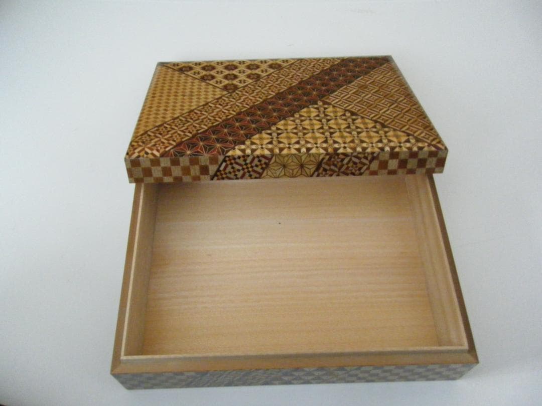 箱根 寄木細工 文箱 収納ケース 伝統工芸品　大き目サイズ