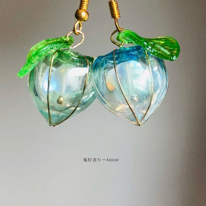 氷と若葉色の鬼灯ワイヤーレジンピアス　イヤリング　和装小物にも