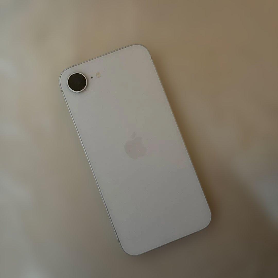 n*a様 Apple iPhone 16E ホワイト 本体 充電ケーブル付き