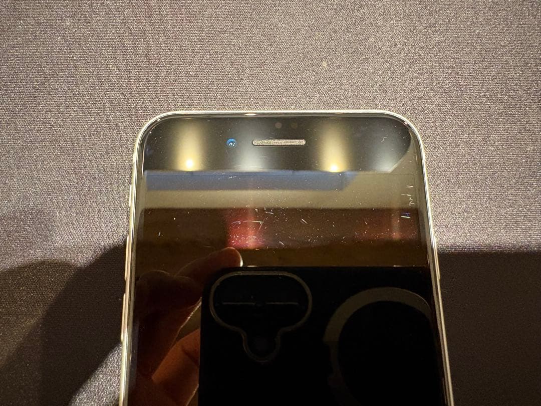 Apple iPhone SE2 64GB ホワイト