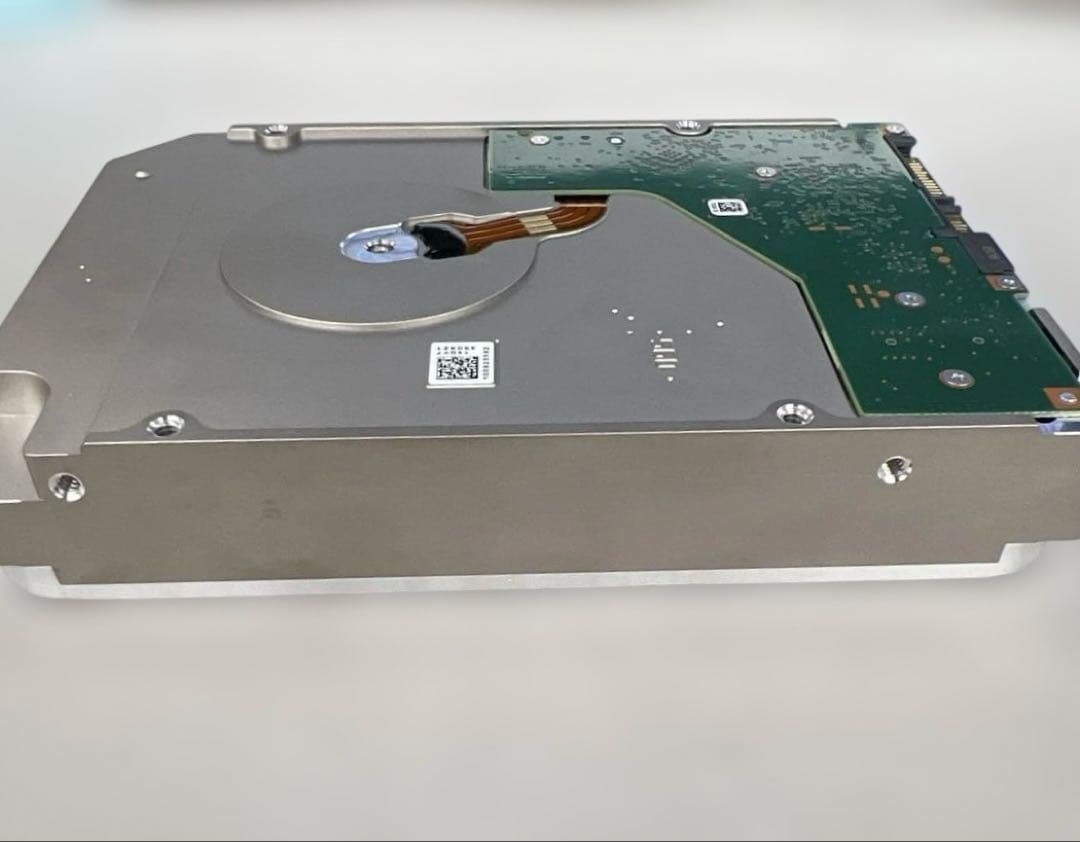 604047シーゲイト SkyHawk AI 12TB