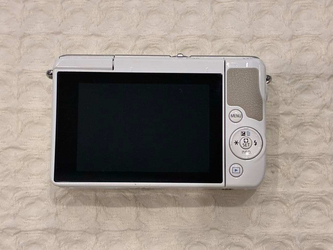 Canon EOS M10 ミラーレス ホワイト 本体と付属品