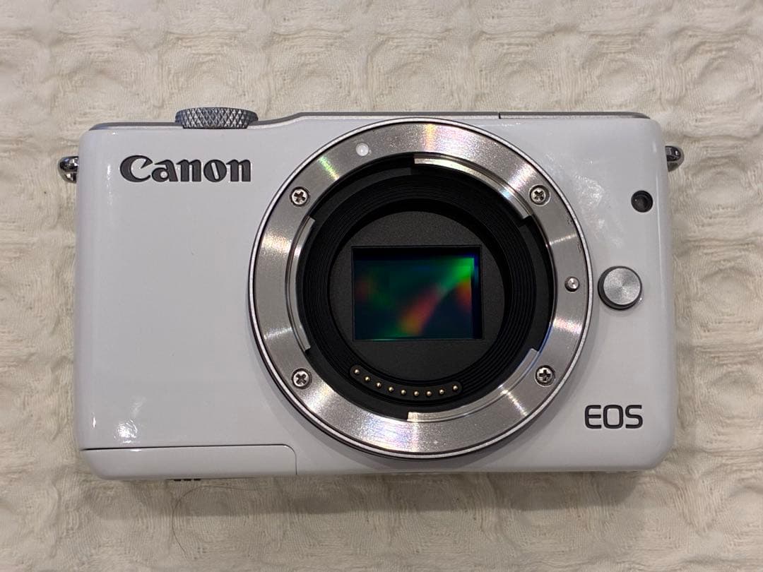 Canon EOS M10 ミラーレス ホワイト 本体と付属品
