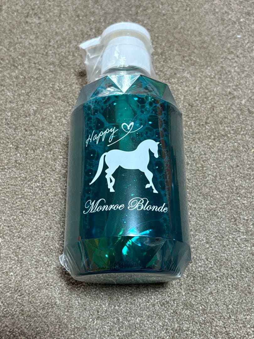 Monroe Blonde シャンプー1本、トリートメント2本