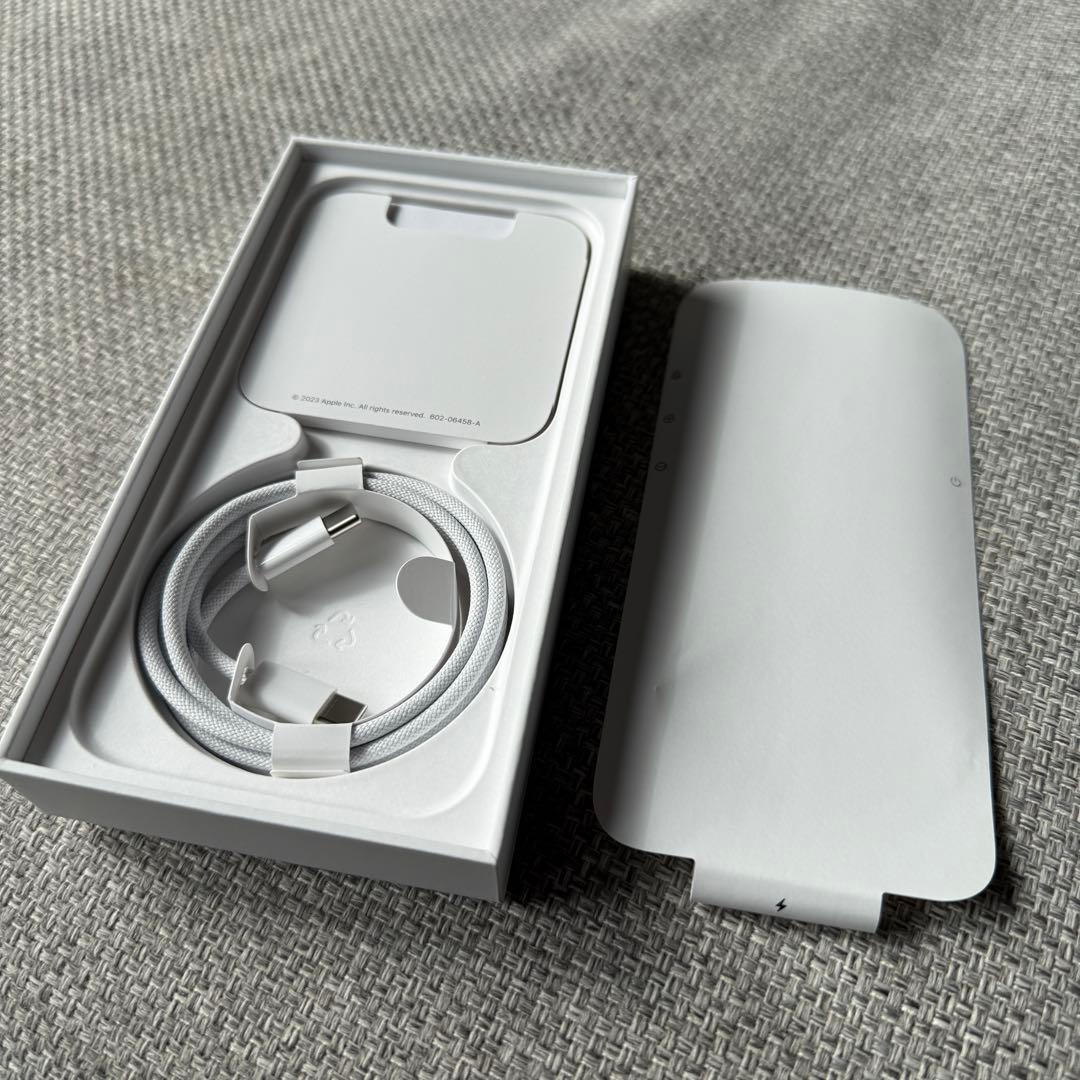 Apple iPhone 15 ブラック 128GB 中古美品