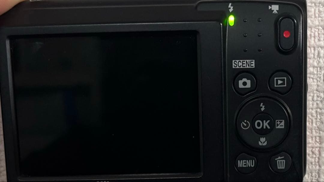 『美品』Nikon COOLPIX A100 コンパクトデジタルカメラ