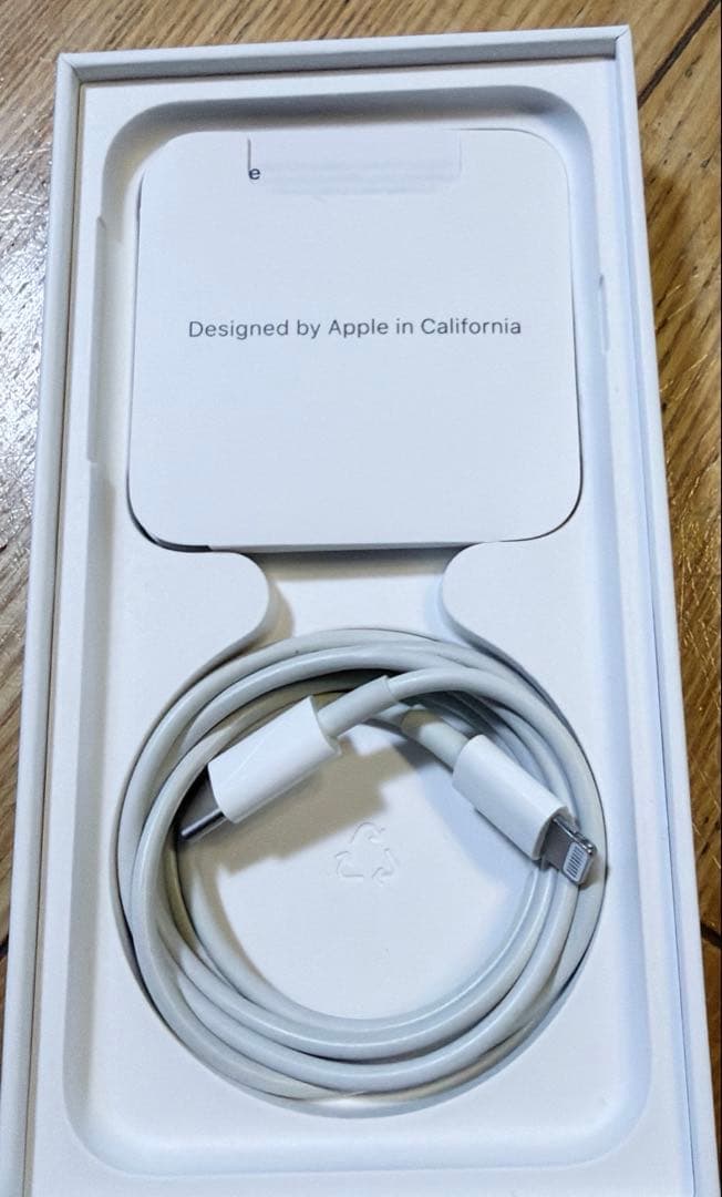 ［値下げ］箱、備品付）iPhone SE 第2世代 64GB SIMフリー