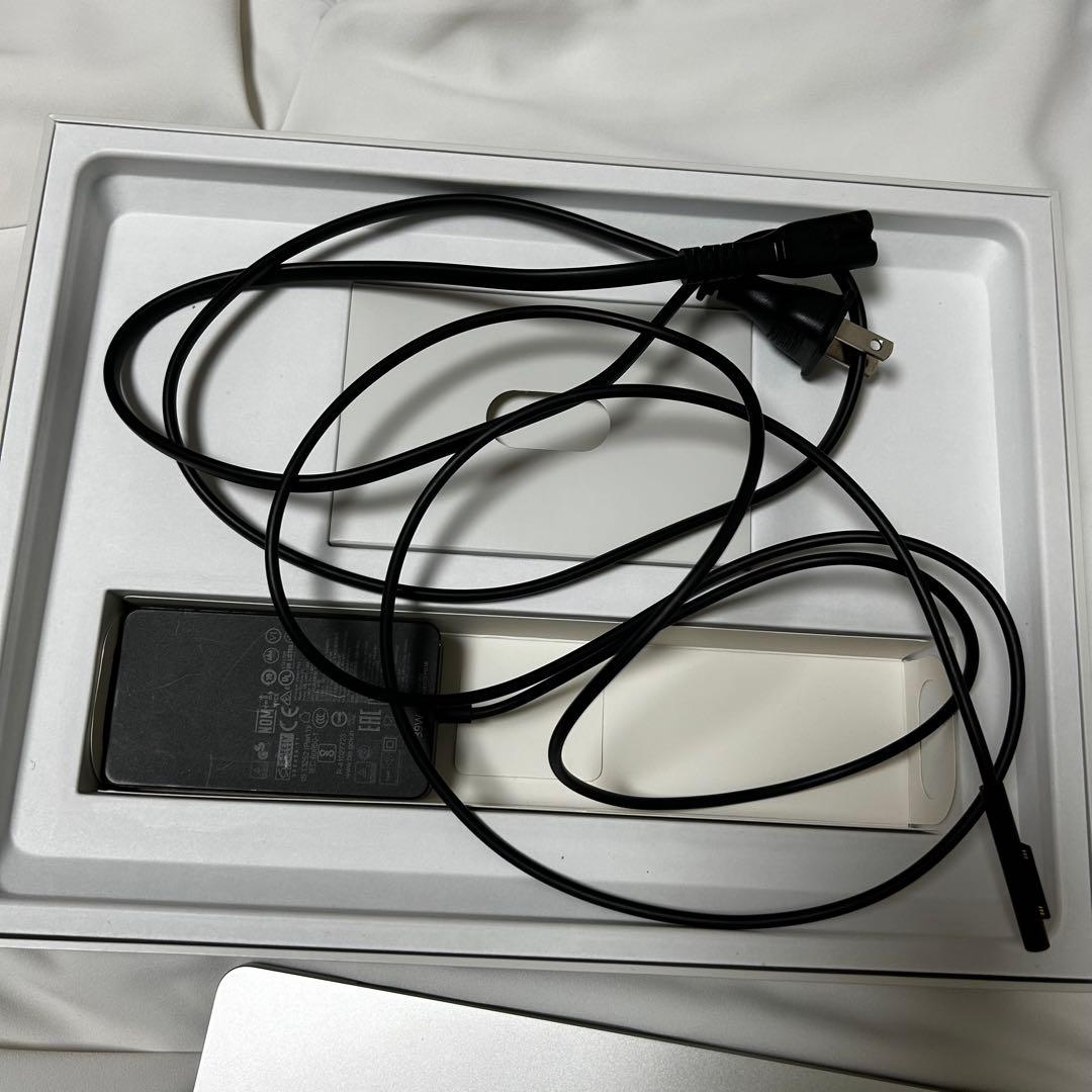 美品　Microsoft Surface Laptop Go THJ-00020