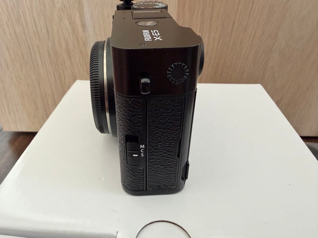超美品 FUJIFILM X-E5 ショット数716 おまけ付き