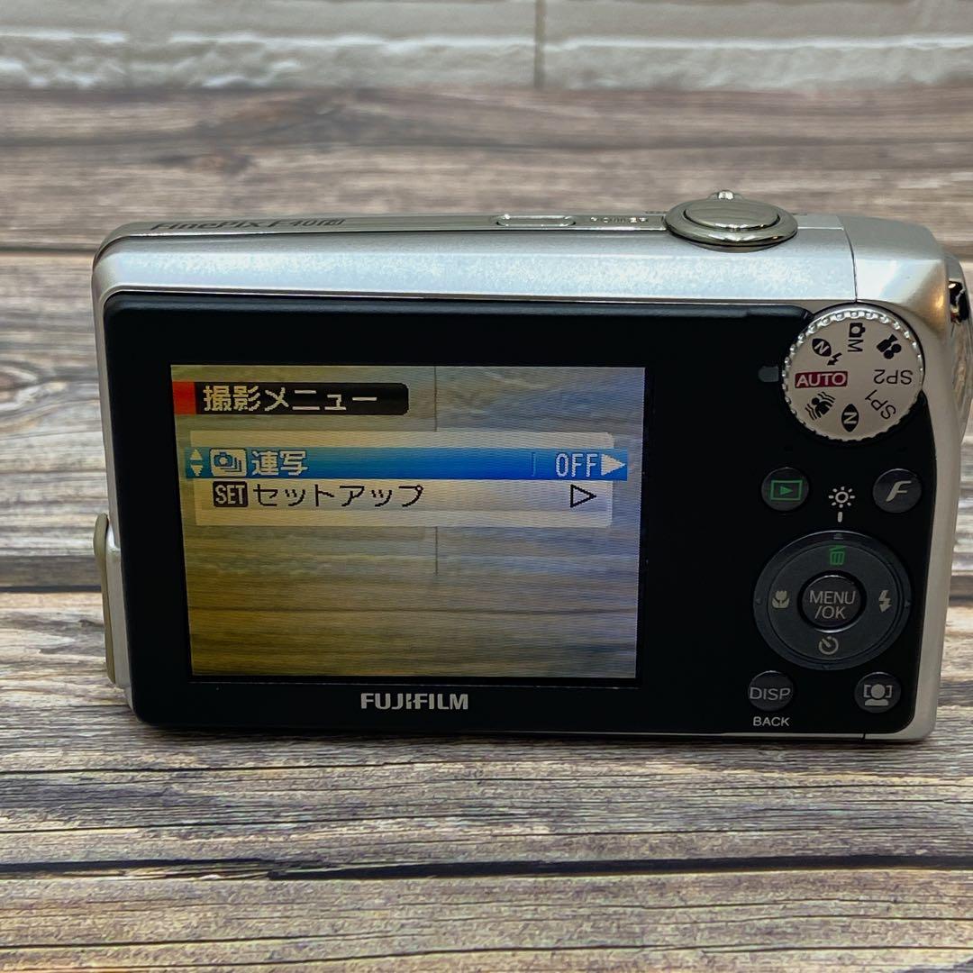 Fujifilm FinePix F40fd コンパクトデジタルカメラ　B