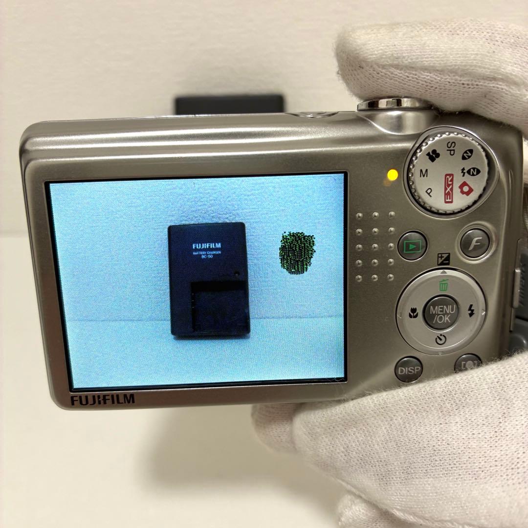 【訳あり】フジフィルム FinePix F70EXR バッテリー3つ付き