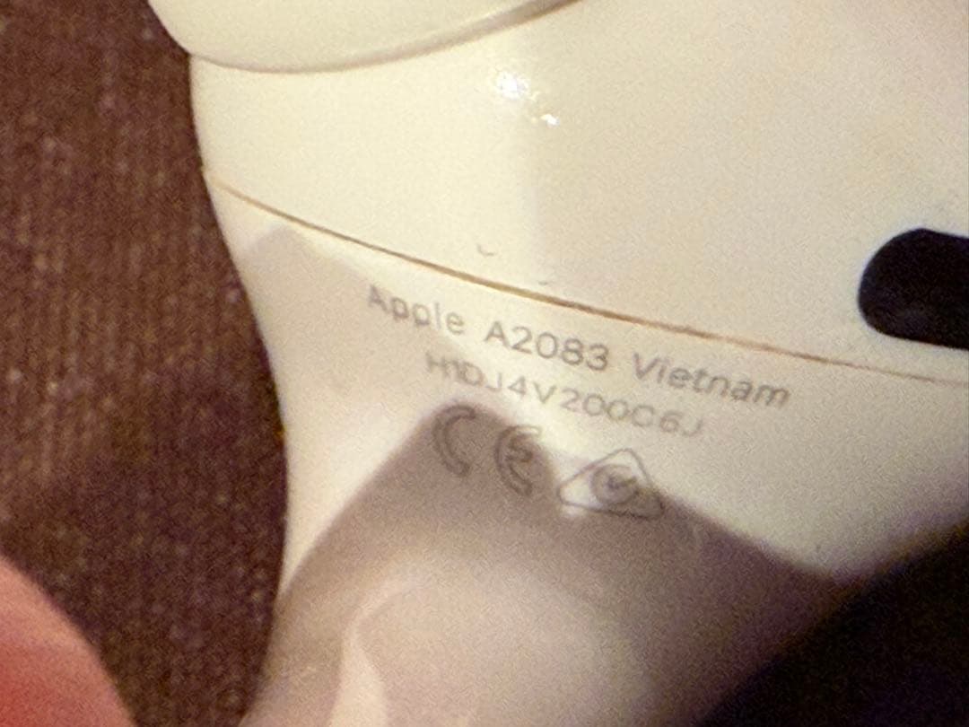 【完動品】AirPods Pro 第1世代 wireless充電対応