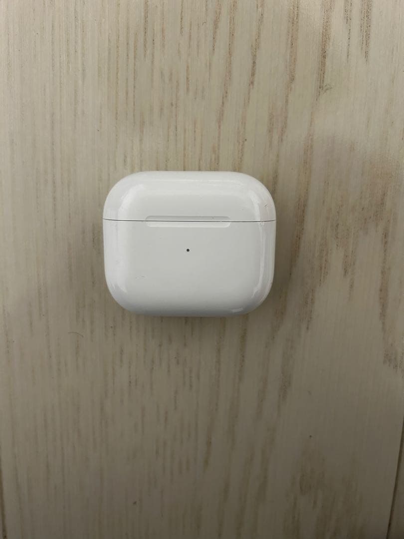 AirPods本体 ホワイト　右耳のみ