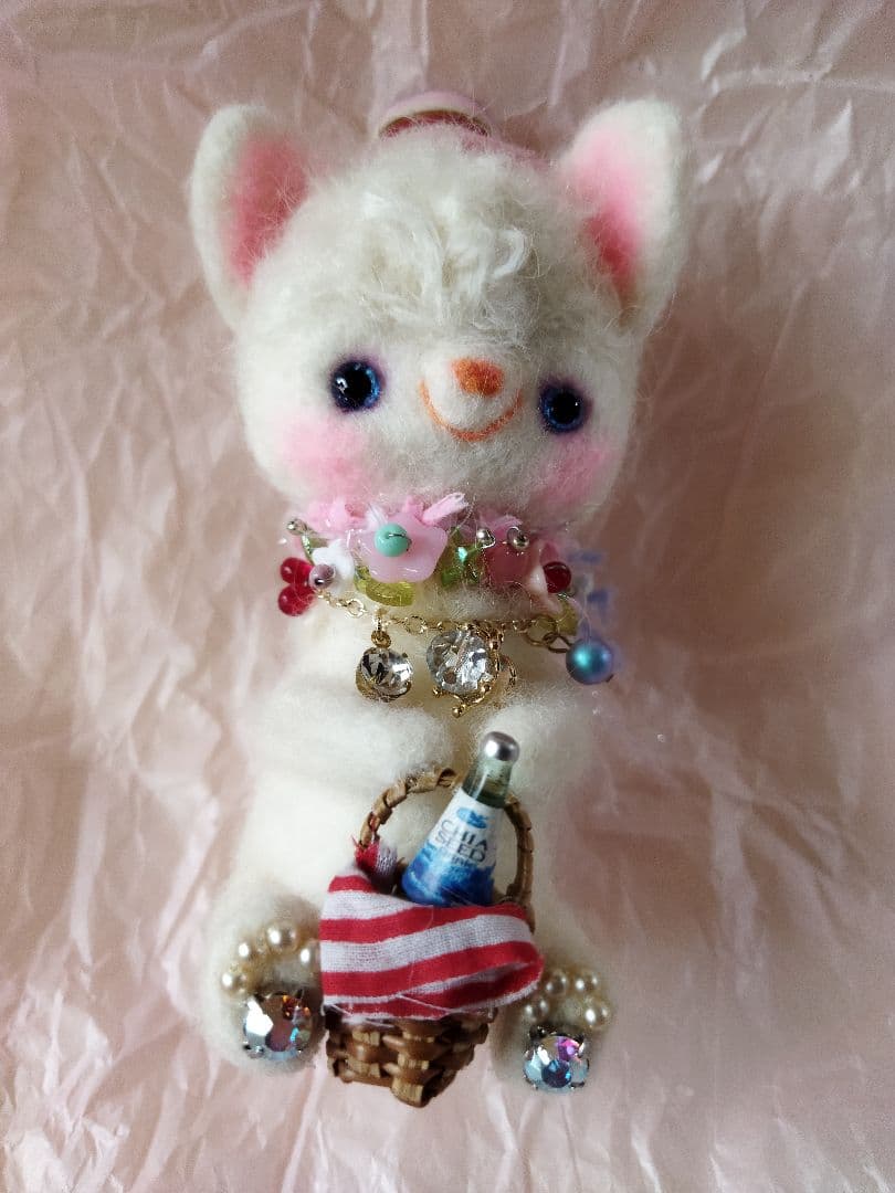 o*a様 【お値下げしました】アーティストベア　作家　羊毛フェルト白ネコちゃん