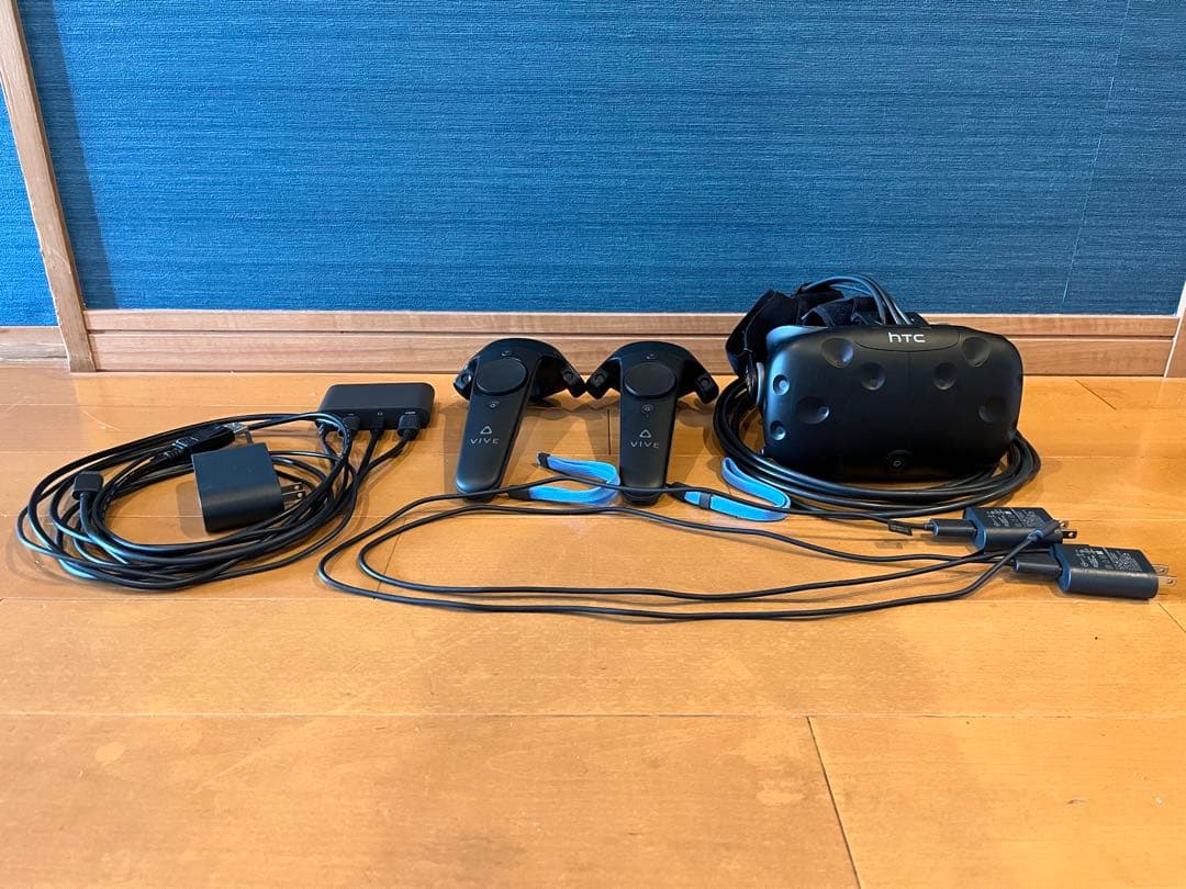 HTC Vive VRヘッドセットとコントローラーセット　【ジャンク】