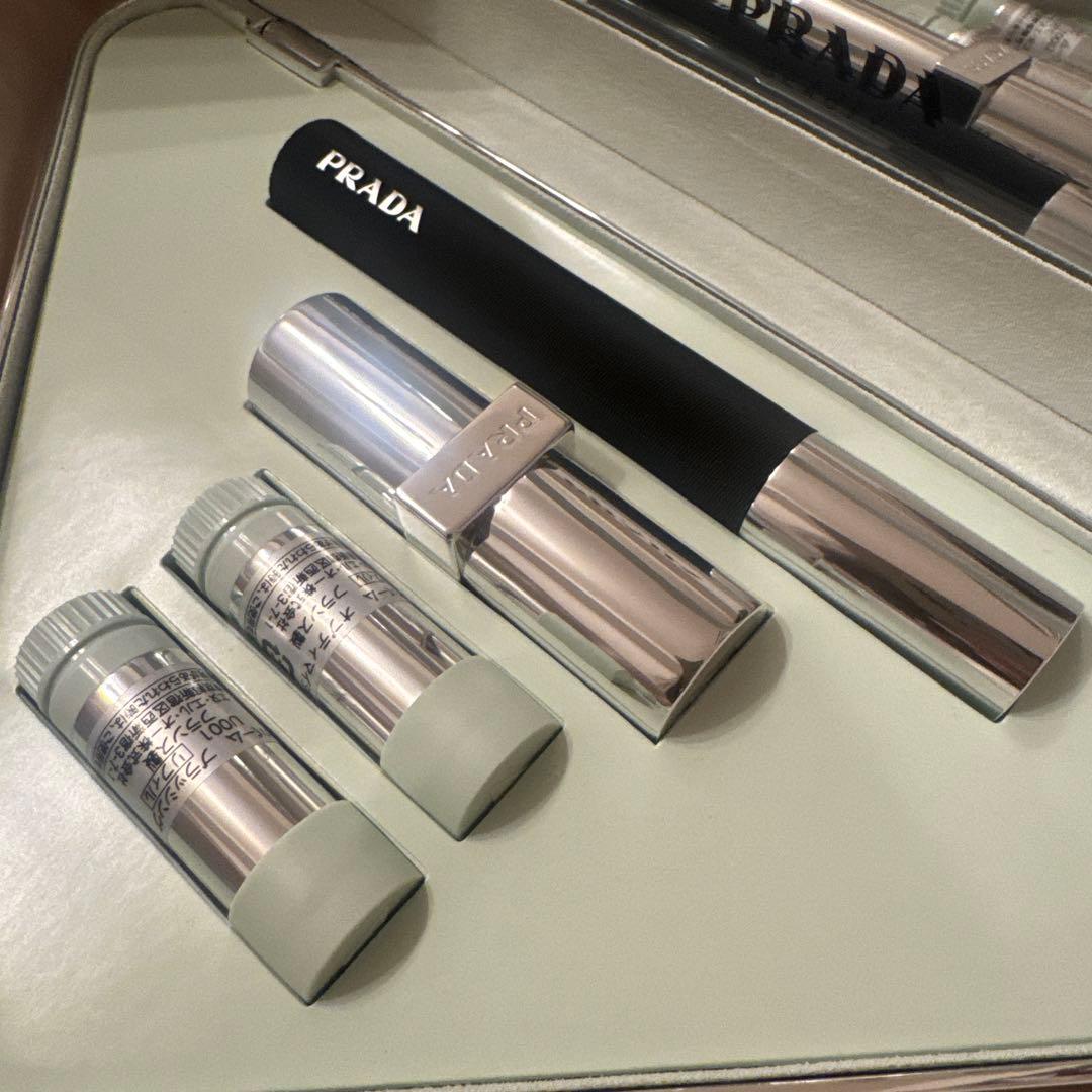 口紅 PRADA beauty clutch