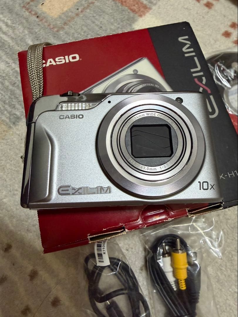 CASIO EXILIM EX-H10 コンパクトデジタルカメラ