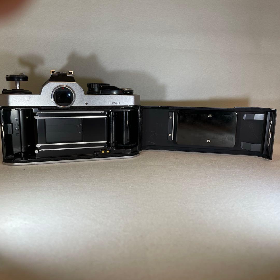 Nikon FM2シルバー［50mm単焦点レンズ付き］ フィルムカメラ