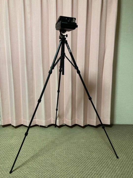 ポラロイドカメラ　三脚付き