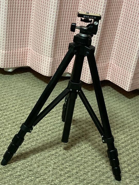 ポラロイドカメラ　三脚付き