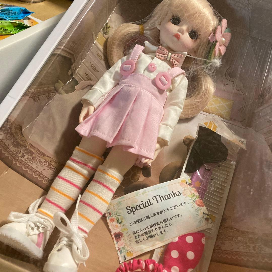 ドール人形　かわいい　色白