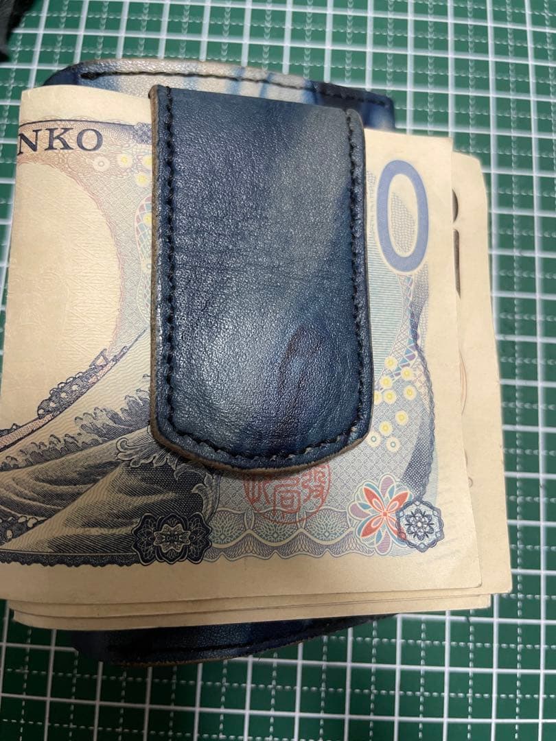 コンパクト財布　マネークリップ　本革　藍染　一点物　試験的に1週間使用