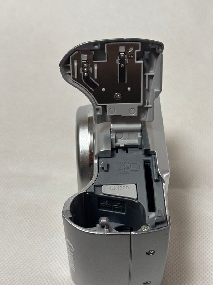 Canon PowerShot A560 コンパクトデジタルカメラ　単三電池付き