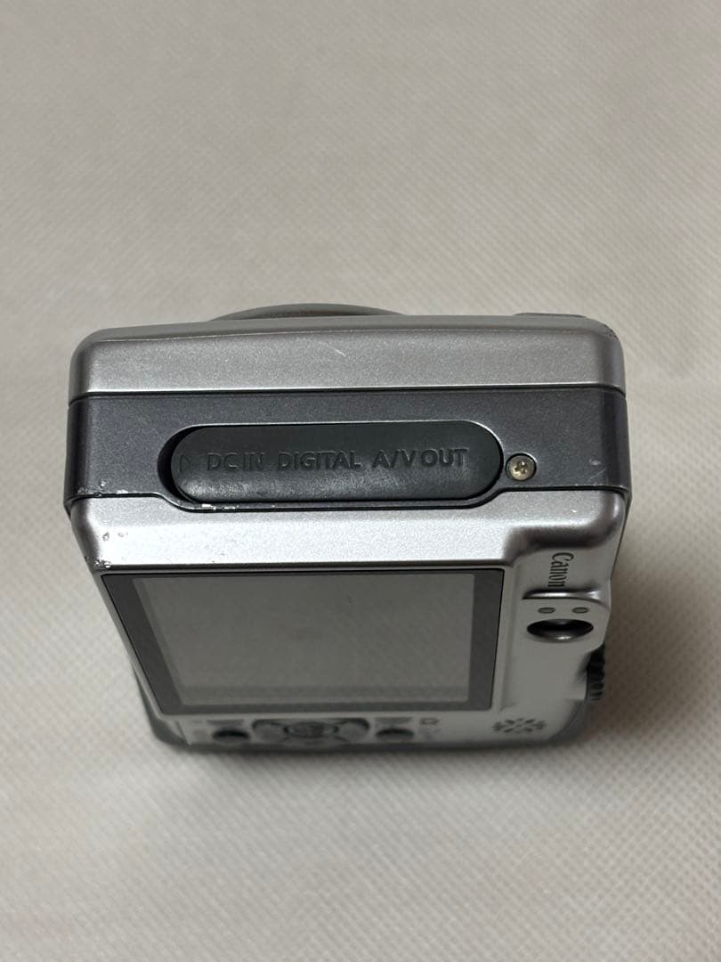 Canon PowerShot A560 コンパクトデジタルカメラ　単三電池付き