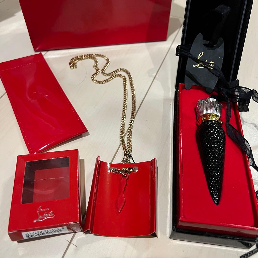 Christian Louboutin レッドリップスティック　ネックレス