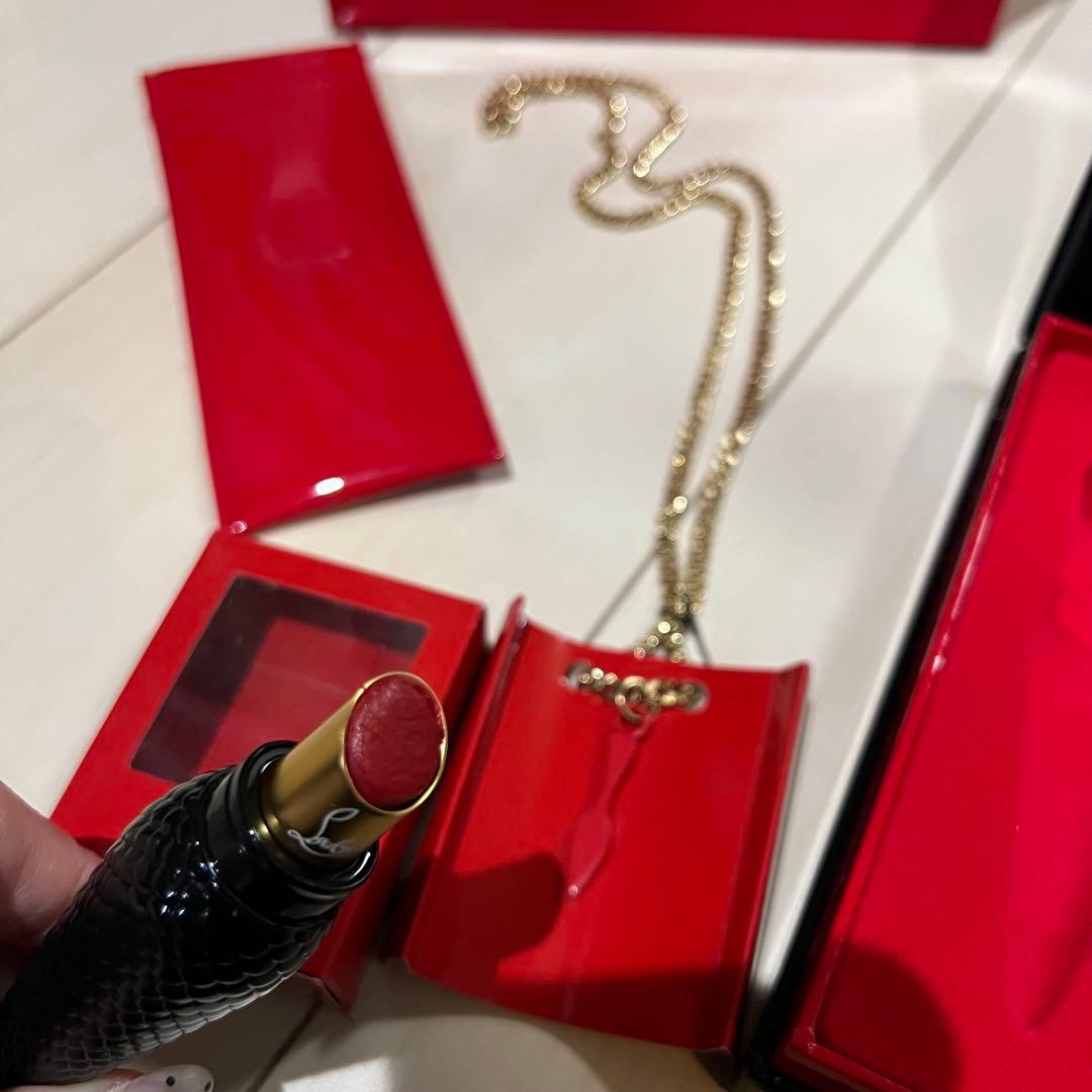 Christian Louboutin レッドリップスティック　ネックレス