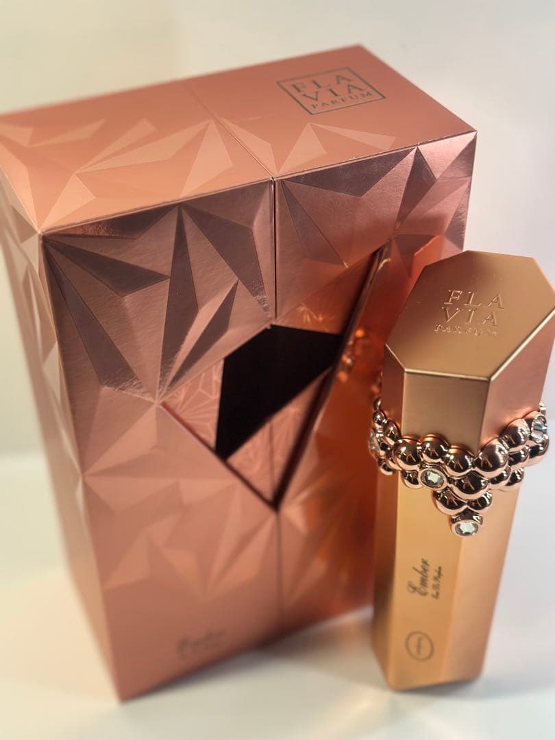 香水(女性用) Flavia ember eau de parfum 100ml