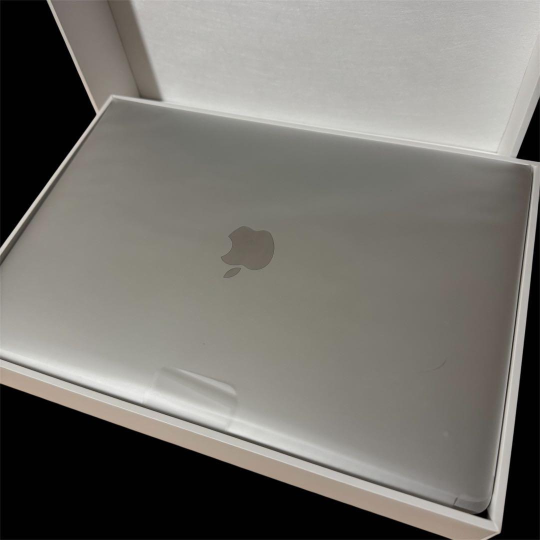 ほぼ使ってない　MacBook Air 本体 2020 13インチ　A2179
