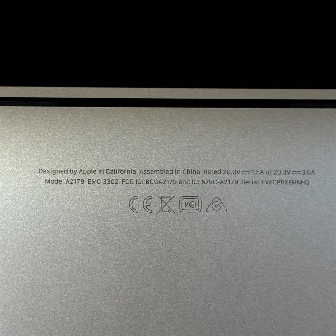 ほぼ使ってない　MacBook Air 本体 2020 13インチ　A2179