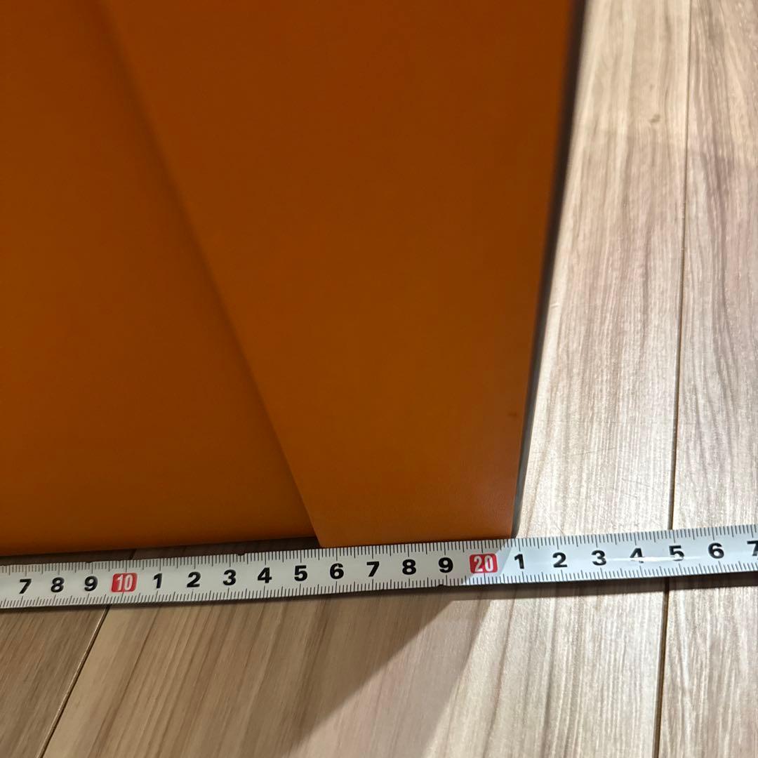 HERMES ギフト箱 オレンジ　ピコタンpm 18