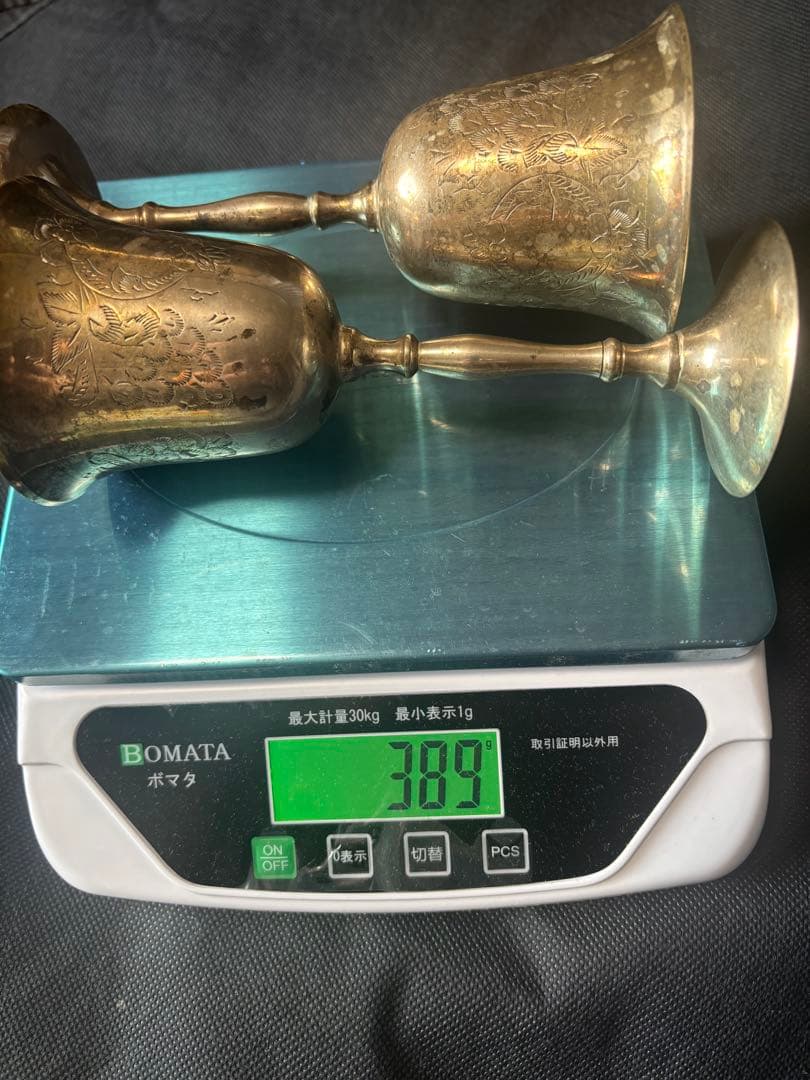 古美術品　銀か錫のグラス　花文彫刻　2個　389g