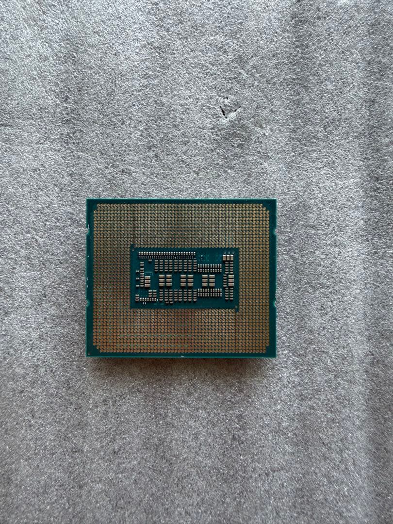 Intel Core i7-13700K (中古)