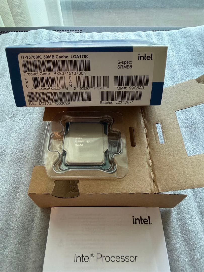 Intel Core i7-13700K (中古)
