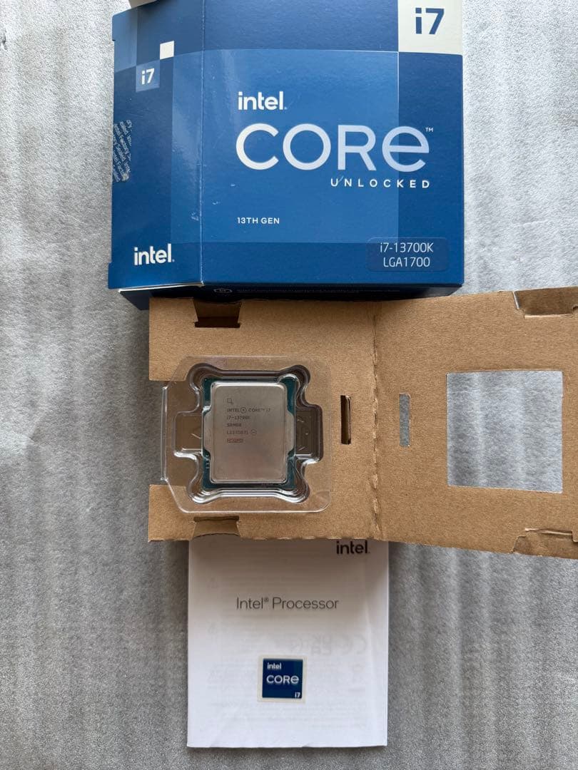 Intel Core i7-13700K (中古)