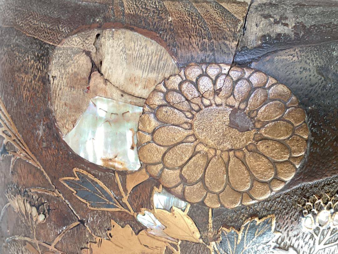 桐火鉢 鶏と花の金箔螺鈿装飾　時代物　古美術　漆芸　金蒔絵　鶏　菊　女郎花