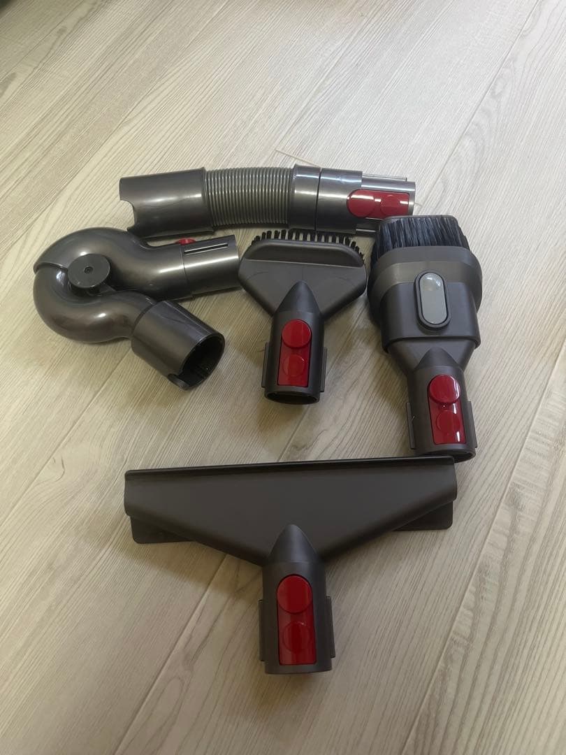 dyson ダイソン V8 SV10 コードレスクリーナー