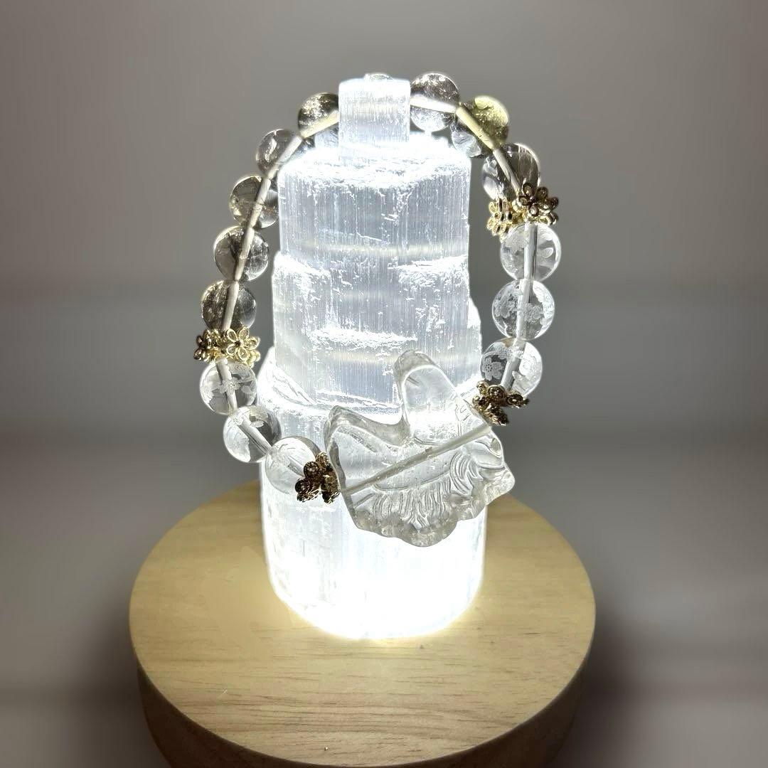 【新品、未使用】パワーストーン　水晶桜彫り