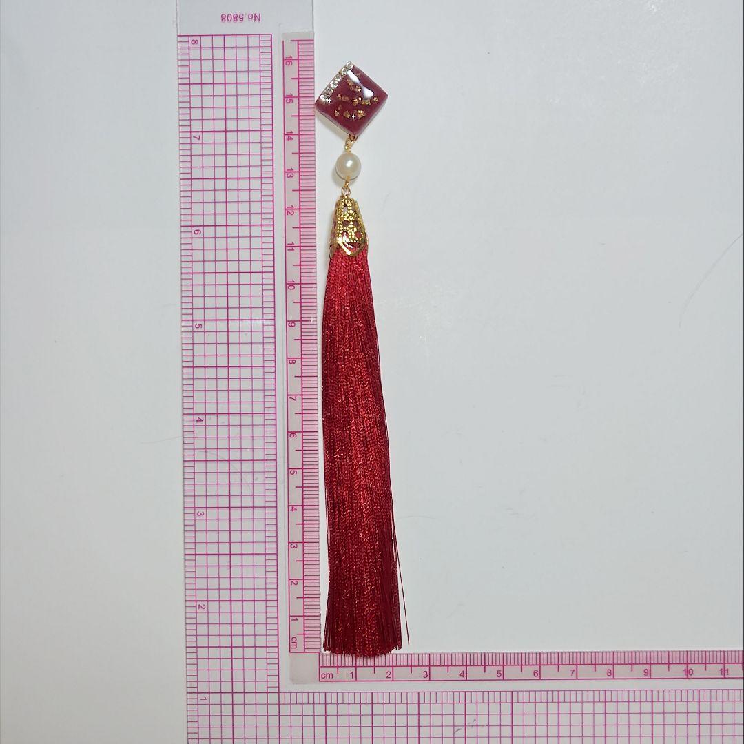 【1256】エレガントな赤いタッセルピアス