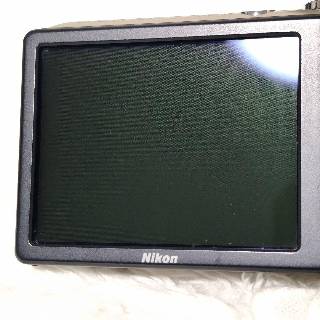 極美品✨ NIKON COOLPIX L28 シルバー 単3電池 デジカメ