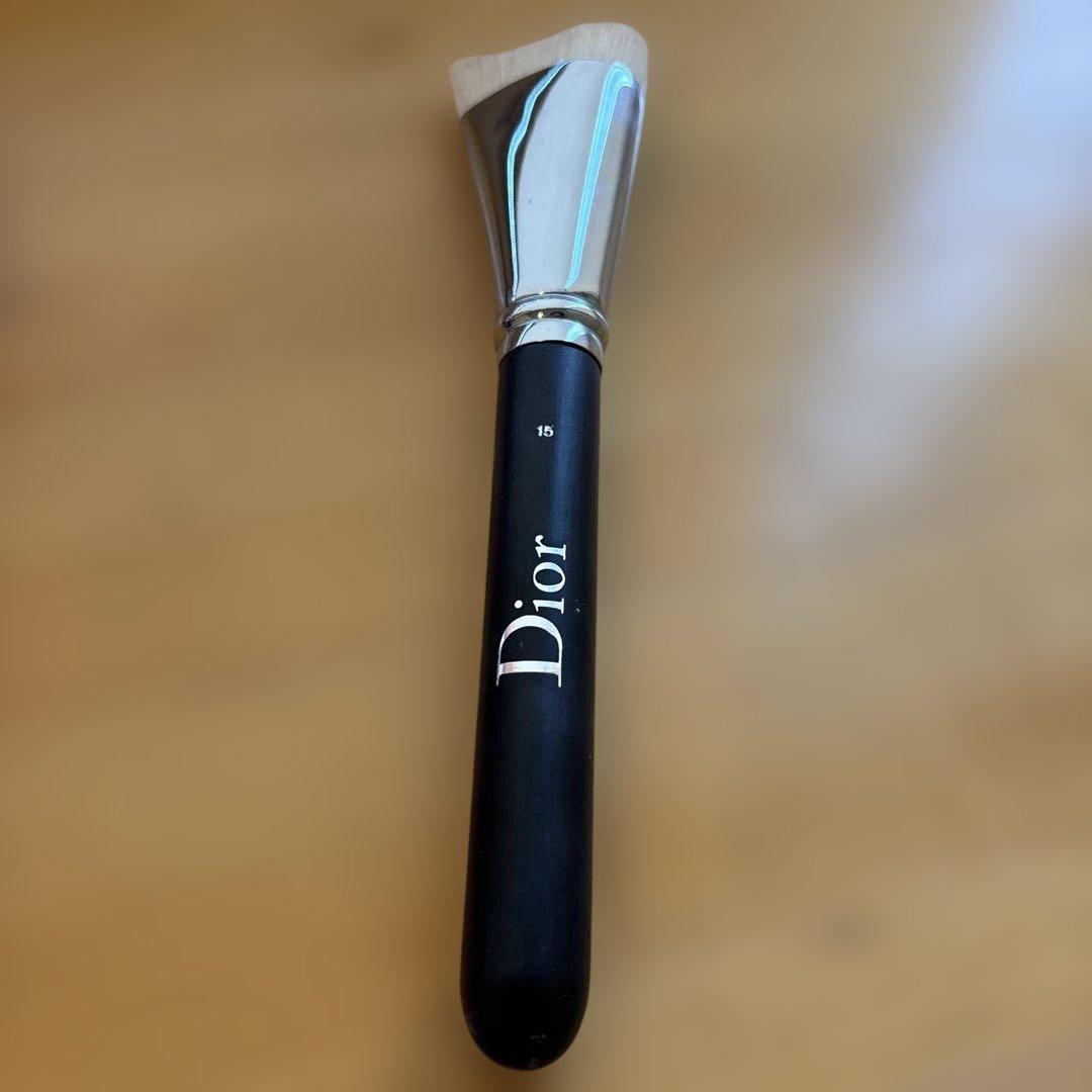 Dior フェイスブラシ 15 コントゥールブラシ