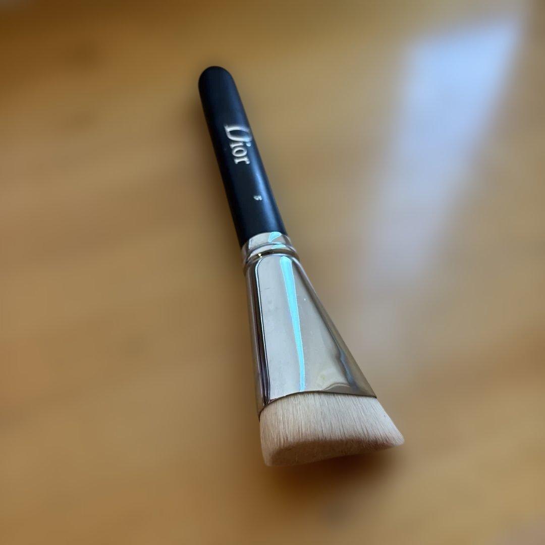 Dior フェイスブラシ 15 コントゥールブラシ