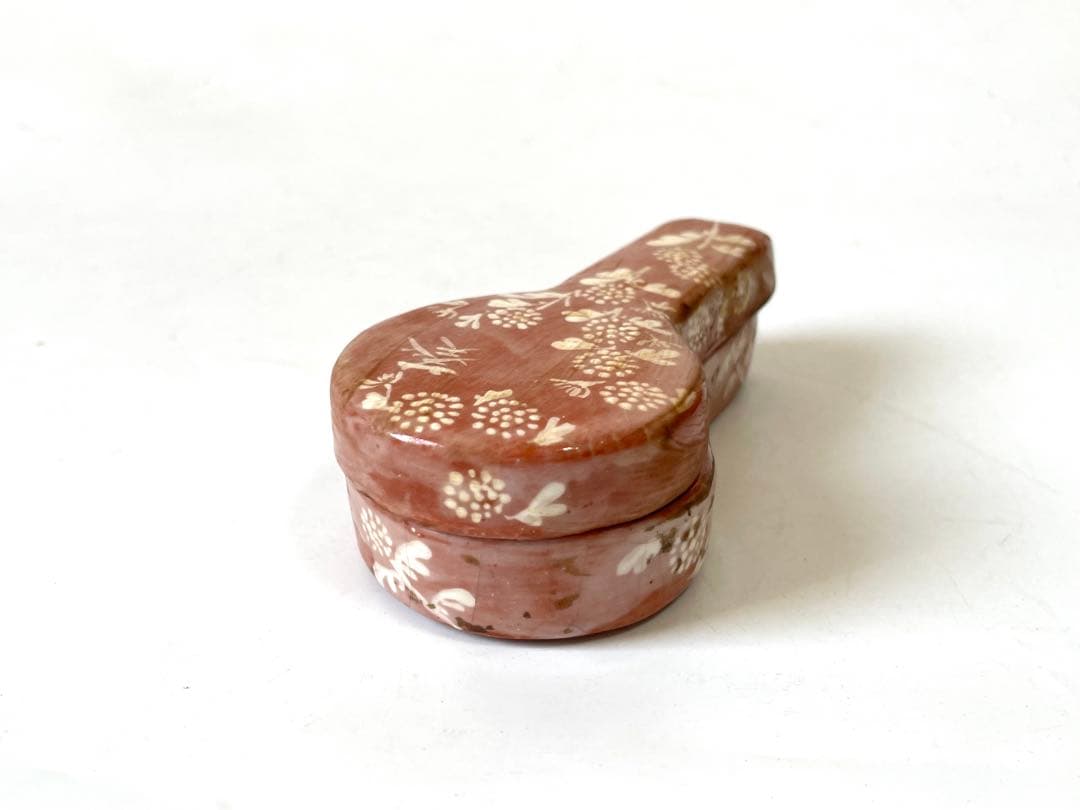 茶道具　玄々斎好　手鏡形香合　楽焼　赤楽　共箱　香合　鏡