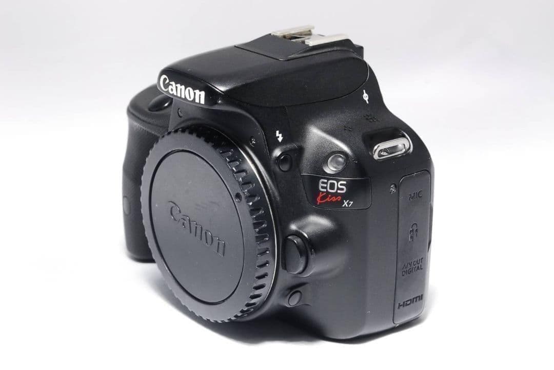 【決算セール】すぐ使える Canon Kiss X7一眼レフカメラ バッグ付き