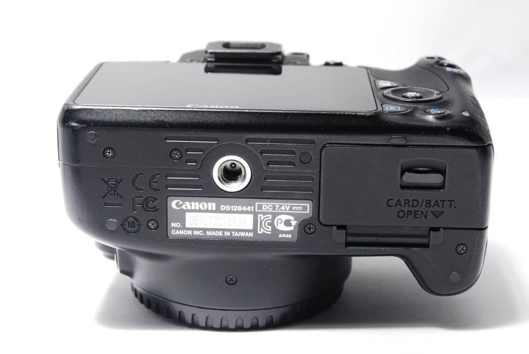 【決算セール】すぐ使える Canon Kiss X7一眼レフカメラ バッグ付き